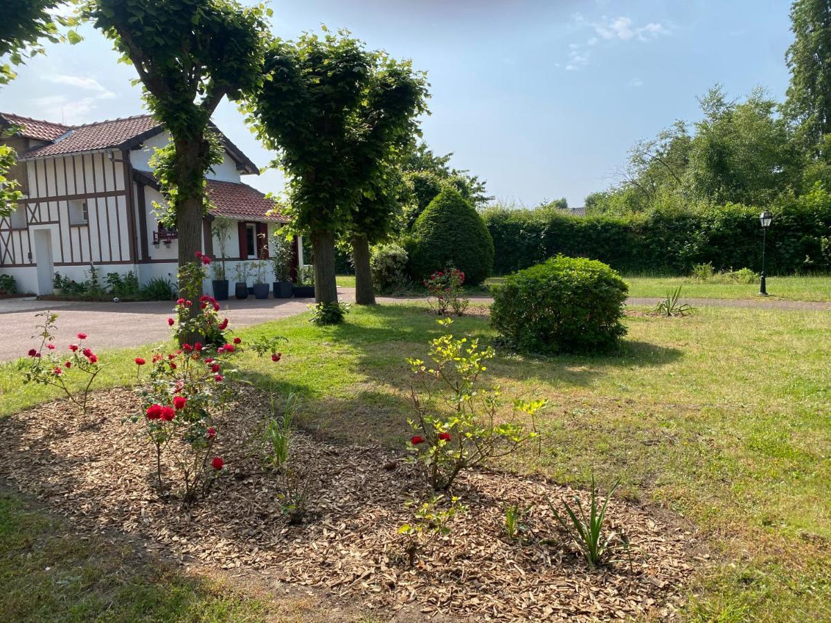 Méry-sur-Oise Studio Epicea Avec Jardin Dans Charmante Propriete מראה חיצוני תמונה